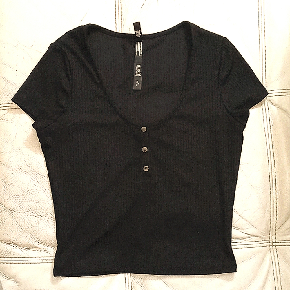 New Women's (size M) Black Tee with Chrome buttons